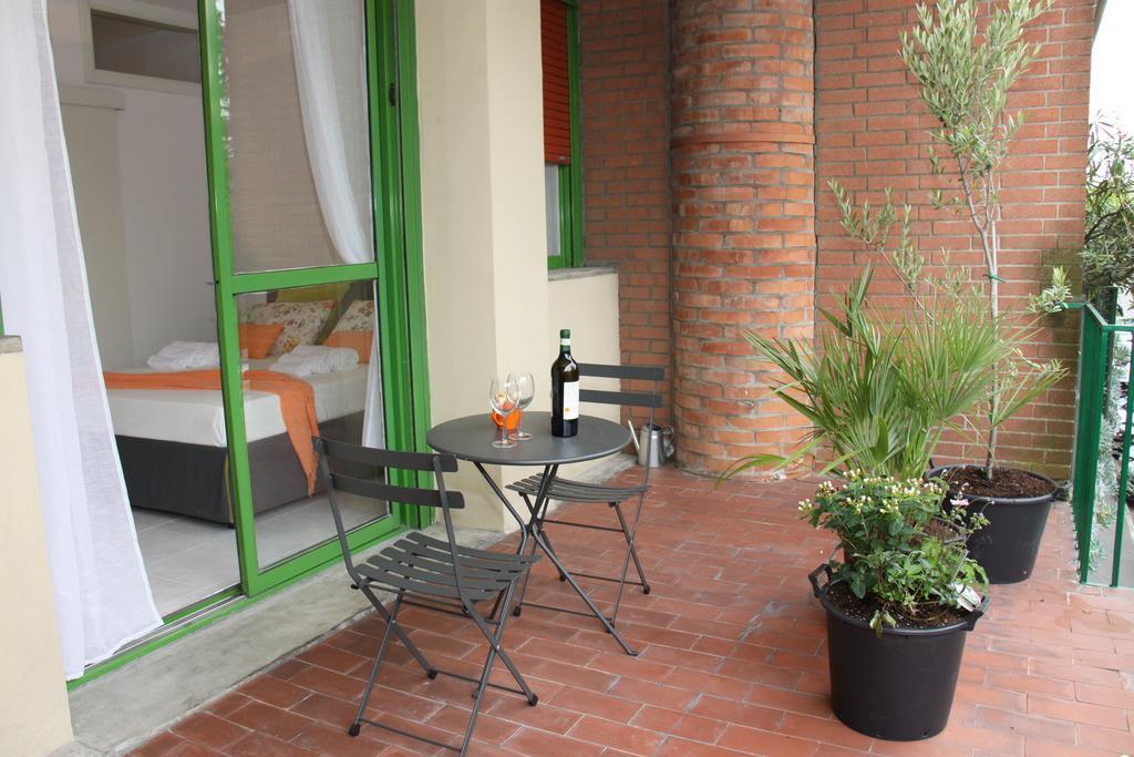 Apartamento Terrazze Fiorite Bérgamo Habitación foto