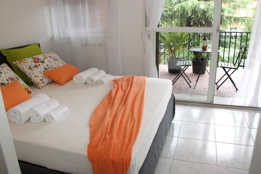 Apartamento Terrazze Fiorite Bérgamo Habitación foto